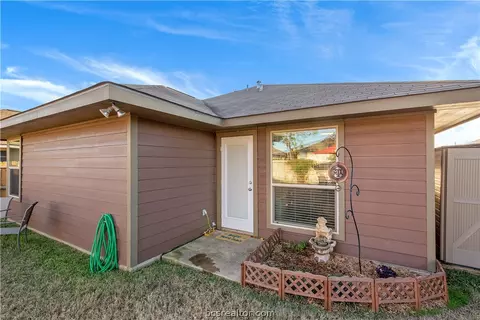 2106 Gateshead Rd, Bryan, TX 77801 photo 17
