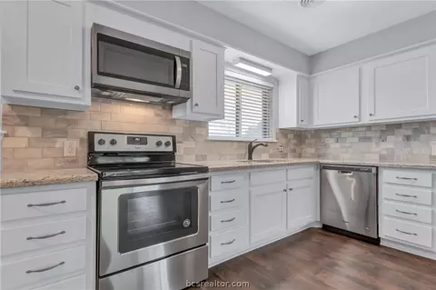 3812 Spring Holw, Bryan, TX 77802 photo 9