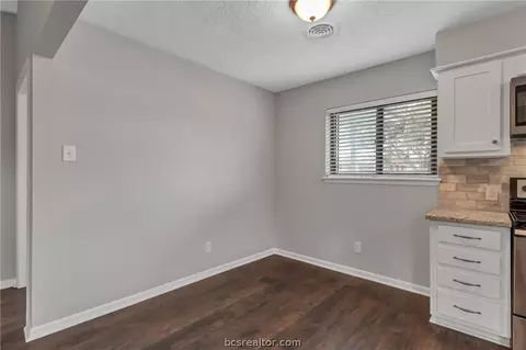 3812 Spring Holw, Bryan, TX 77802 photo 10