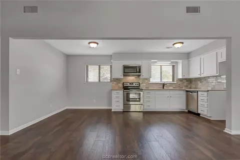 3812 Spring Holw, Bryan, TX 77802 photo 5