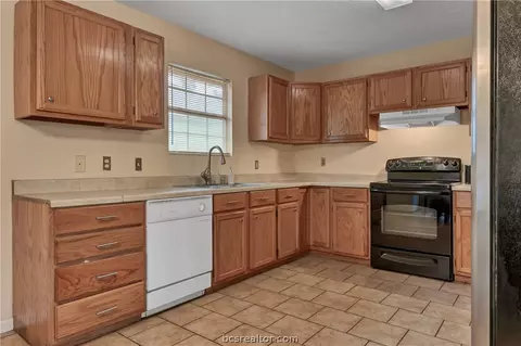 403 Wallace St, Bryan, TX 77803 photo 9