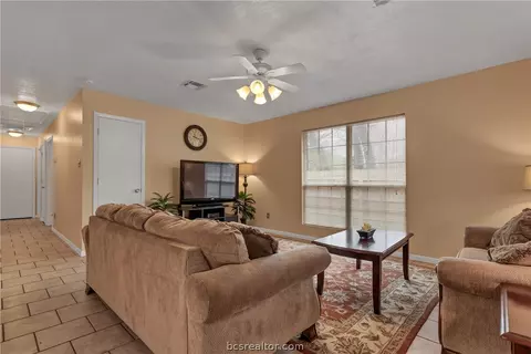 403 Wallace St, Bryan, TX 77803 photo 4