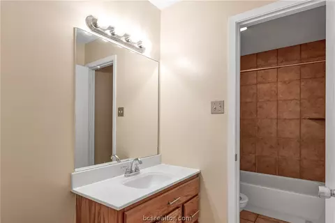 403 Wallace St, Bryan, TX 77803 photo 17