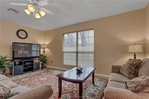 403 Wallace St, Bryan, TX 77803 photo 3