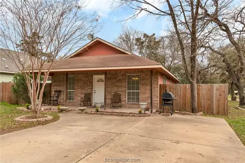 403 Wallace St, Bryan, TX 77803 photo 2