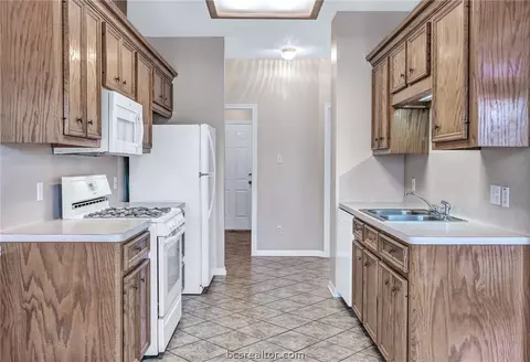 1810 Gray Stone Dr, Bryan, TX 77807 photo 11