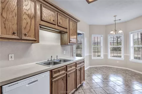 1810 Gray Stone Dr, Bryan, TX 77807 photo 10