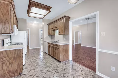 1810 Gray Stone Dr, Bryan, TX 77807 photo 12