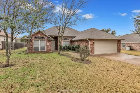 1810 Gray Stone Dr, Bryan, TX 77807 photo 2