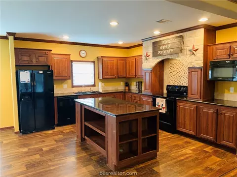 3630 Rabbit Ln, Bryan, TX 77808 photo 5