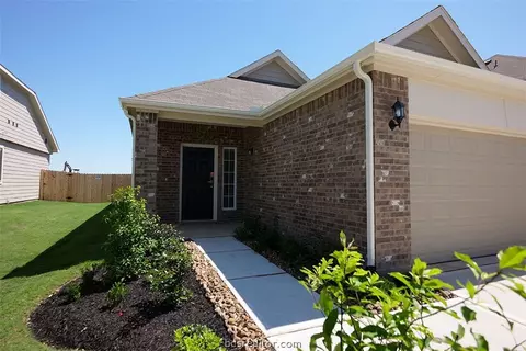 4705 Nopalitos Way, Bryan, TX 77807 photo 2