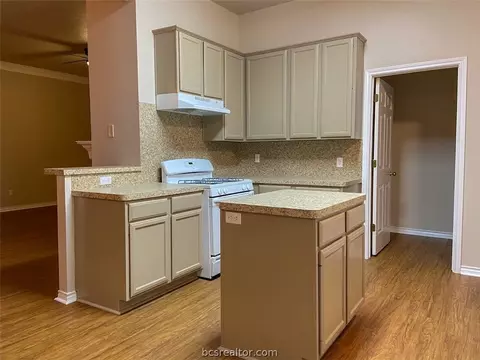 4413 Brompton Ln, Bryan, TX 77802 photo 9