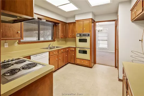 2702 Arbor Dr, Bryan, TX 77802 photo 12