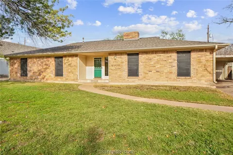 2702 Arbor Dr, Bryan, TX 77802 photo 2