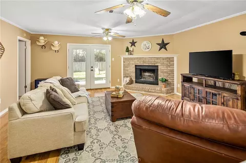 4119 Willow Oak St, Bryan, TX 77802 photo 9