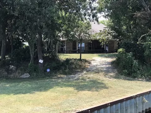 301 Elliott Cove Loop, Trinity, TX 75862 photo 4