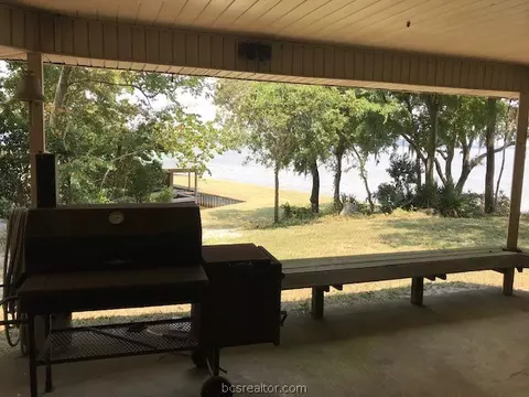 301 Elliott Cove Loop, Trinity, TX 75862 photo 6