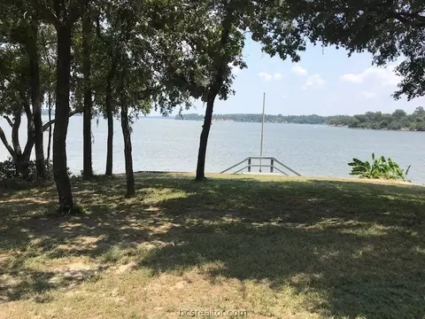 301 Elliott Cove Loop, Trinity, TX 75862 photo 5