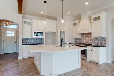 4296 Foxtail Ct, Bryan, TX 77808 photo 9