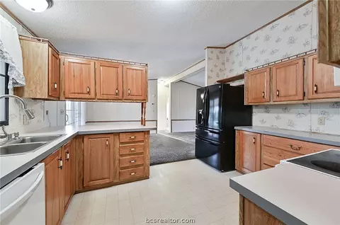 7846 Grassbur Rd, Bryan, TX 77808 photo 11