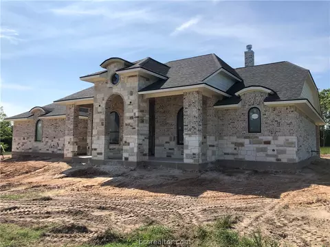 5013 Angel Ln, Bryan, TX 77808 photo 2