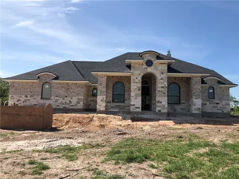 5013 Angel Ln, Bryan, TX 77808 photo 1