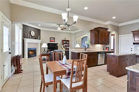 2908 Alba Ct, Bryan, TX 77808 photo 7