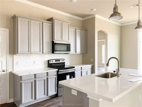 3111 Normandy Way, Bryan, TX 77808 photo 4