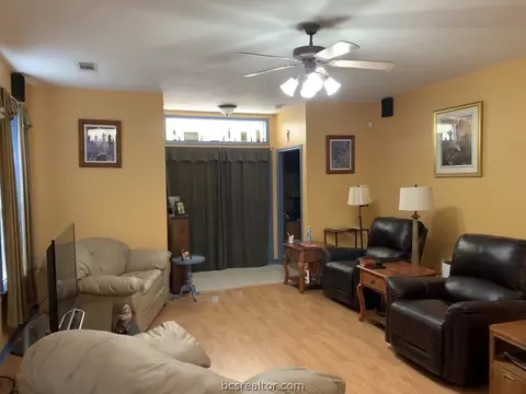 2601 Trophy Dr, Bryan, TX 77802 photo 4