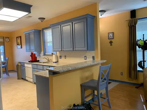 2601 Trophy Dr, Bryan, TX 77802 photo 5