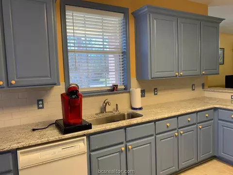 2601 Trophy Dr, Bryan, TX 77802 photo 7