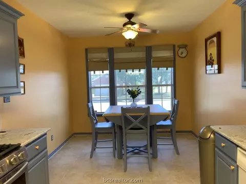 2601 Trophy Dr, Bryan, TX 77802 photo 9