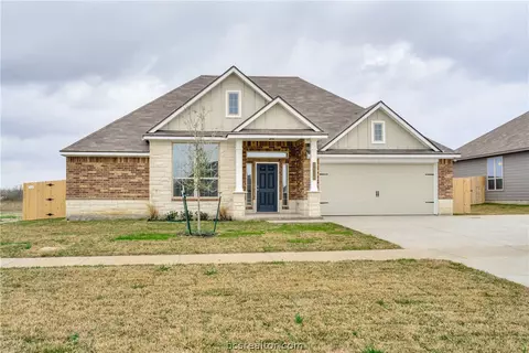 2026 Viva Rd, Bryan, TX 77807 photo 4