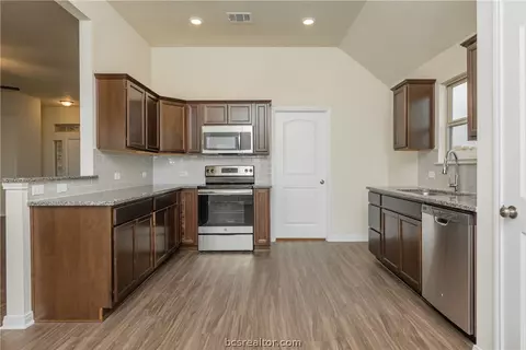 2026 Viva Rd, Bryan, TX 77807 photo 31