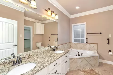 1907 Debbie Dr, Bryan, TX 77802 photo 13