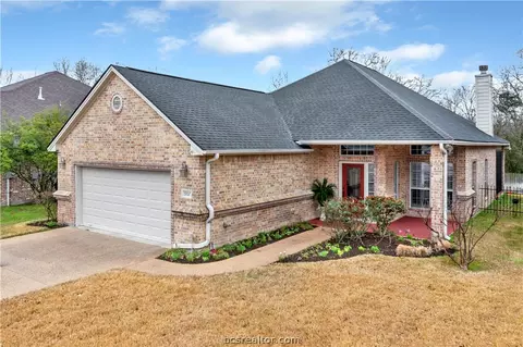 1907 Debbie Dr, Bryan, TX 77802 photo 2
