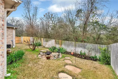 1907 Debbie Dr, Bryan, TX 77802 photo 20