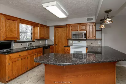 2514 Arbor Dr, Bryan, TX 77802 photo 11