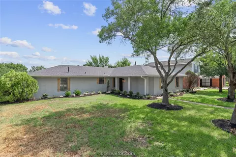 2317 Windsor Dr, Bryan, TX 77802 photo 3