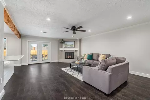 2317 Windsor Dr, Bryan, TX 77802 photo 5