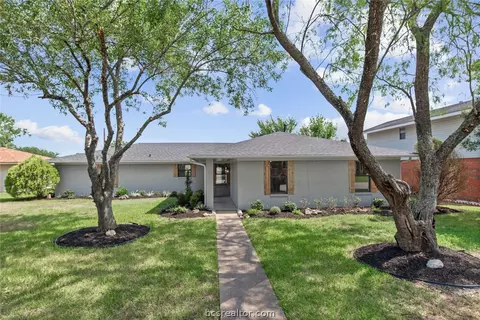 2317 Windsor Dr, Bryan, TX 77802 photo 1