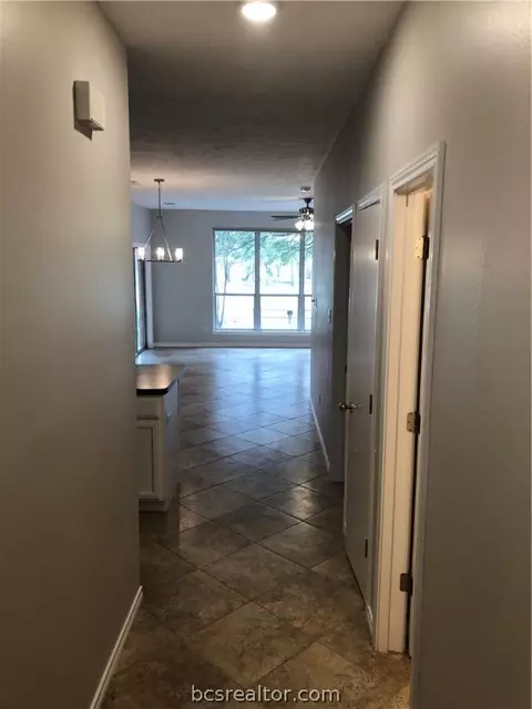 2804 Broadmoor Dr, Bryan, TX 77802 photo 3