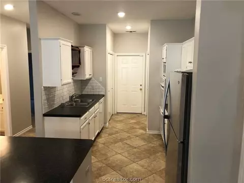 2804 Broadmoor Dr, Bryan, TX 77802 photo 7