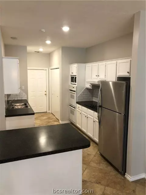 2804 Broadmoor Dr, Bryan, TX 77802 photo 6
