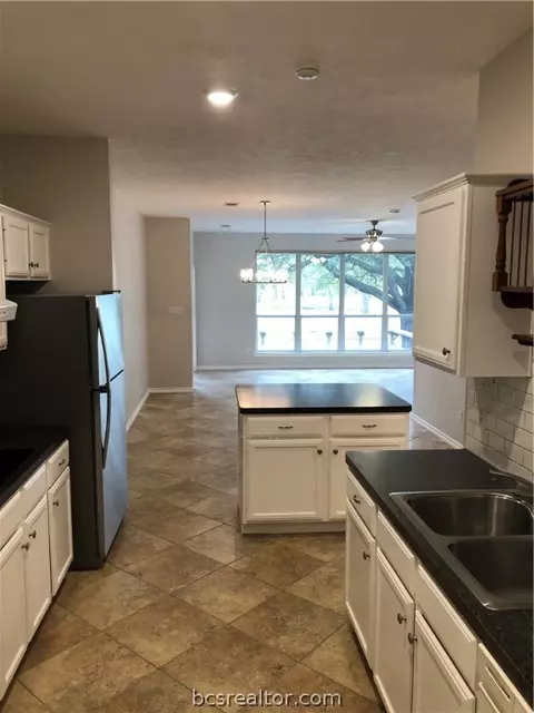 2804 Broadmoor Dr, Bryan, TX 77802 photo 10