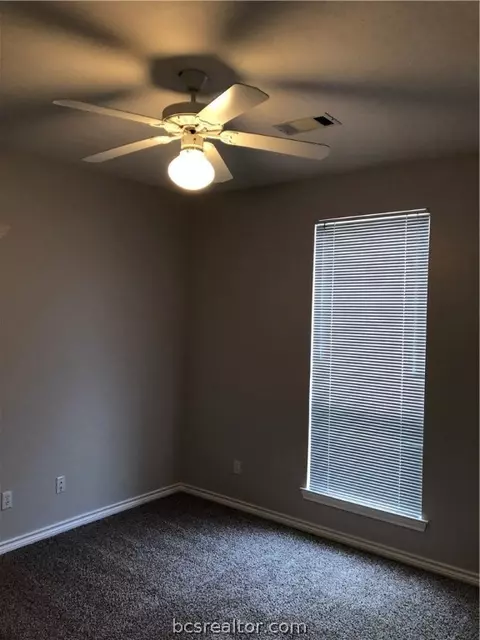 2804 Broadmoor Dr, Bryan, TX 77802 photo 4