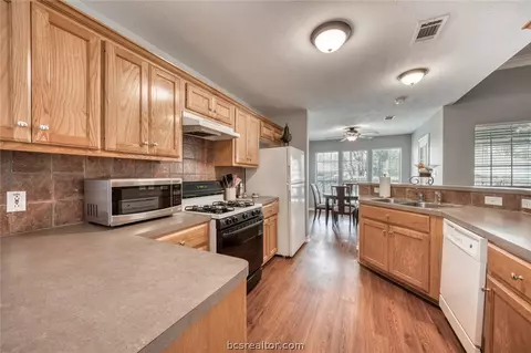 2313 E Mercers Lndg, Bryan, TX 77808 photo 11
