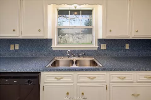 4417 Warwick Ln, Bryan, TX 77802 photo 15