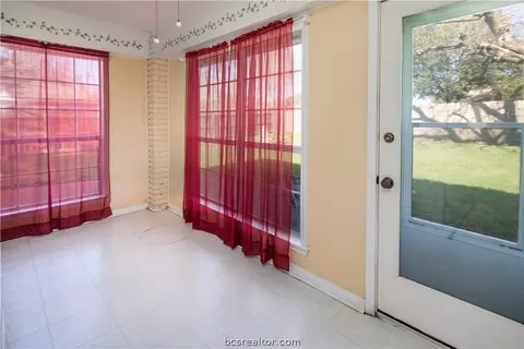 4417 Warwick Ln, Bryan, TX 77802 photo 18