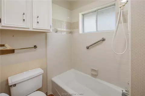 4417 Warwick Ln, Bryan, TX 77802 photo 8